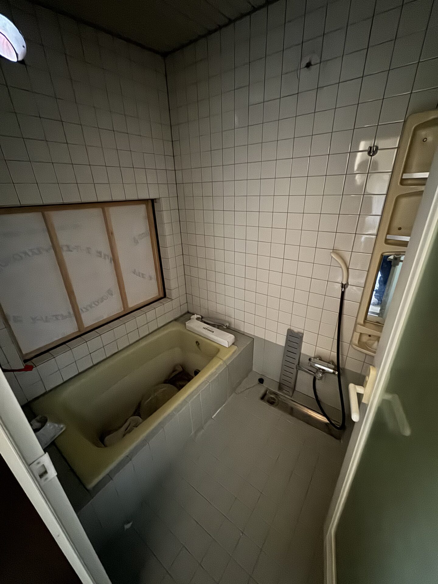 浴室・洗面所・給湯器・フェンス・玄関ドアのリフォーム